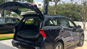 Mahindra XEV 9S open Boot