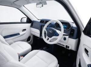 Mahindra eKUV100